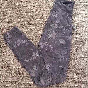 lululemon athletica hug your core super high-rise tight 23 in with NO stirrups